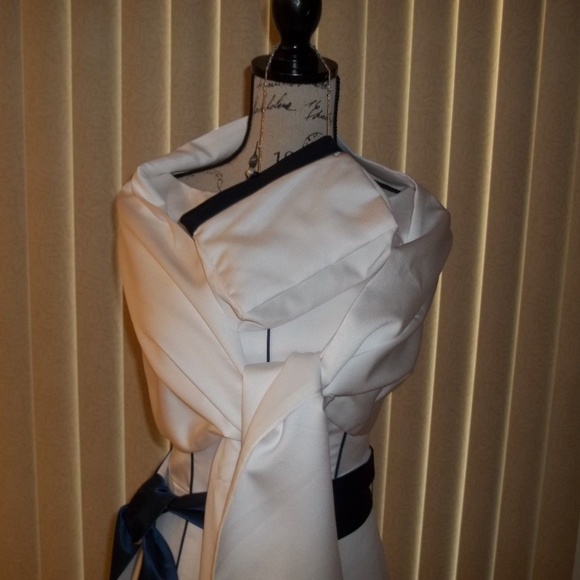 *CLEARANCE* JALIS BRIDAL WHITE/NAVY FORMAL DRESS & MORE SIZE 4 - Picture 7 of 7